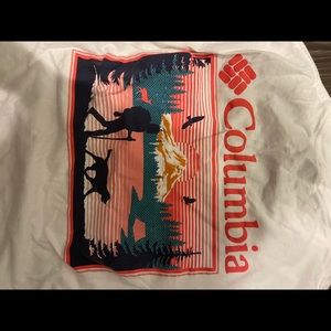 Columbia t shirt